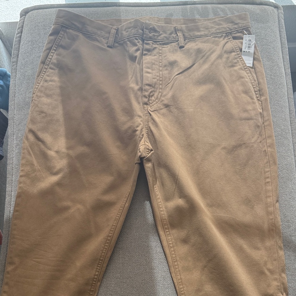 Old Navy Men's Khaki Chinos